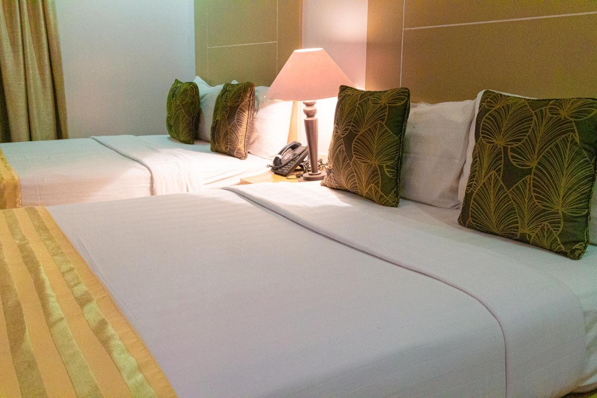 Azzurro Hotel Angeles Εξωτερικό φωτογραφία