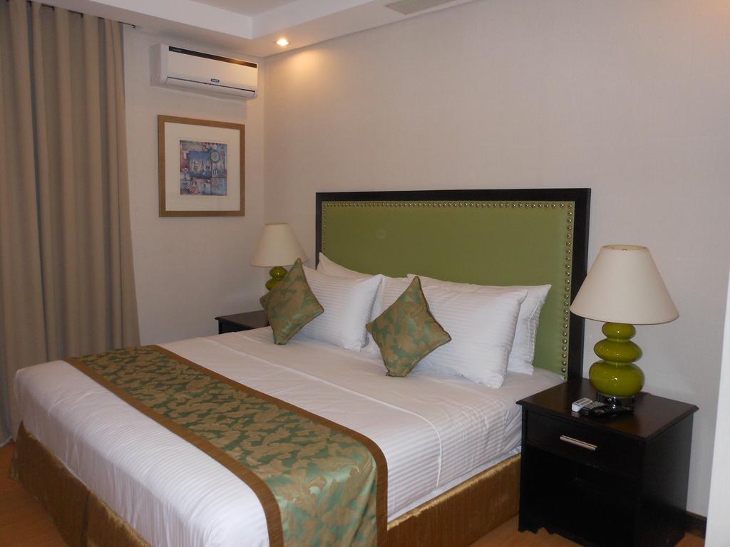 Azzurro Hotel Angeles Δωμάτιο φωτογραφία