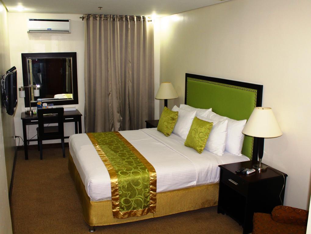Azzurro Hotel Angeles Εξωτερικό φωτογραφία